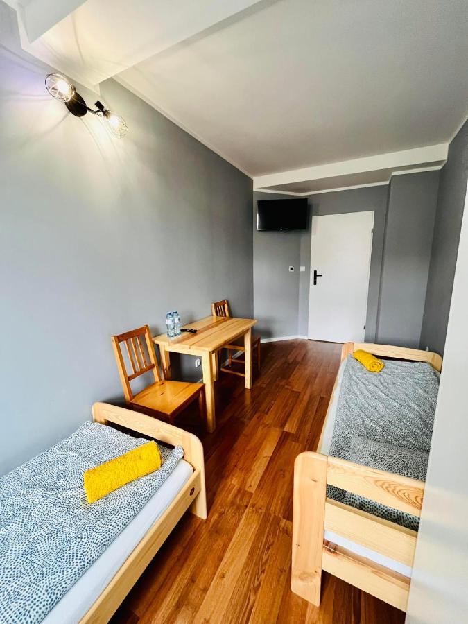 Hostel Woku Швебоджице Екстериор снимка